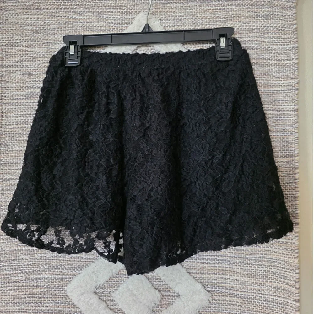 Abercrombie & Fitch Black Floral Lace Shorts Women's Size S Elastic Waist Boho